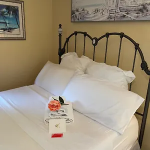 Homestay Cozy Near Airport & Highway, Saint Louis